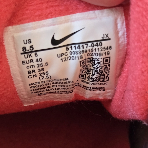 Nike Women's Sneakers - Gray, Blue, and RedSize: Women's US 8.5 / UK 6 / EUR 40 - Picture 8 of 9